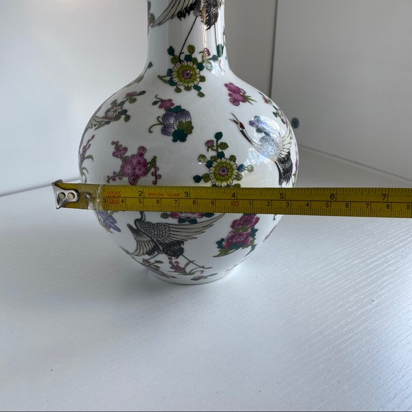 Chinese Vintage Floral Round Vase - Picture 4 of 6